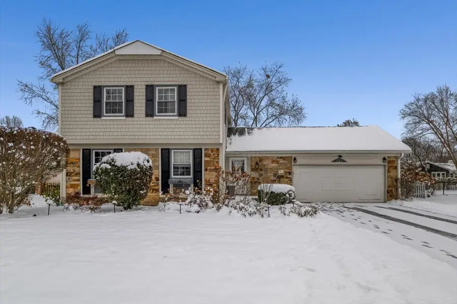440 Burnt Ember Lane, Buffalo Grove, IL 60089 - Image #2
