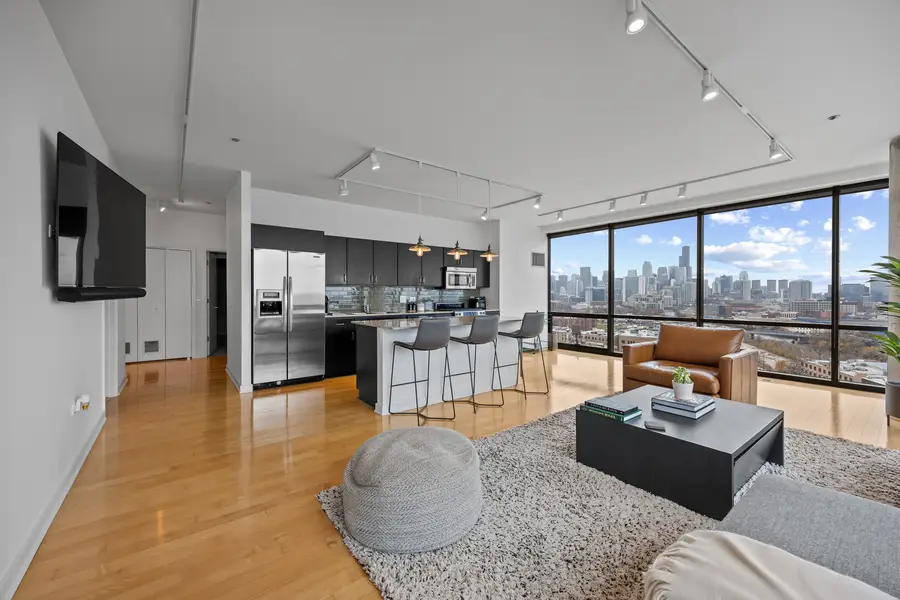 860 W Blackhawk Street #1702, Chicago, IL 60642 - Image #2