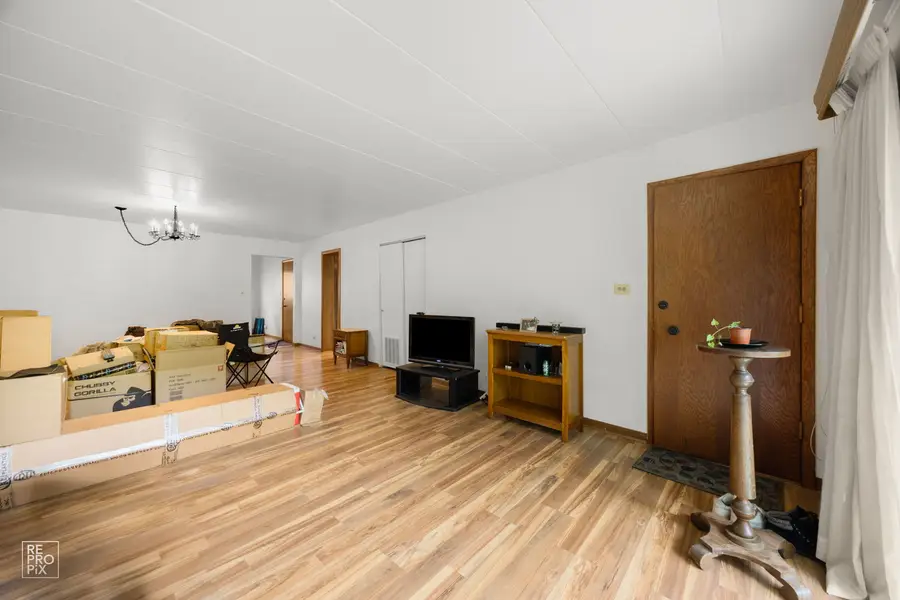 8604 W 95 Place #102, Hickory Hills, IL 60457 - Image #3