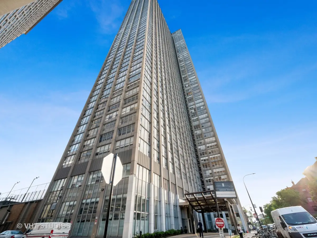 655 W Irving Park Road #5202, Chicago, IL 60613 - Image #1