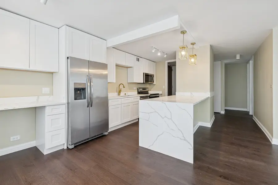 655 W Irving Park Road #5202, Chicago, IL 60613 - Image #3