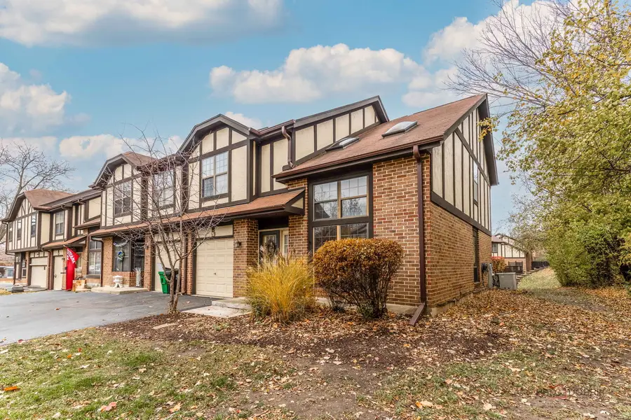 367 Golfview Court, Bloomingdale, IL 60108 - Image #2