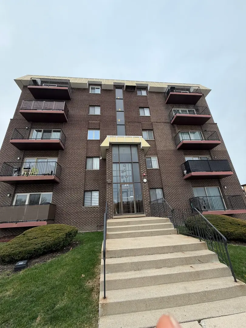 10424 Central Avenue #3NE, Oak Lawn, IL 60453 - Image #1