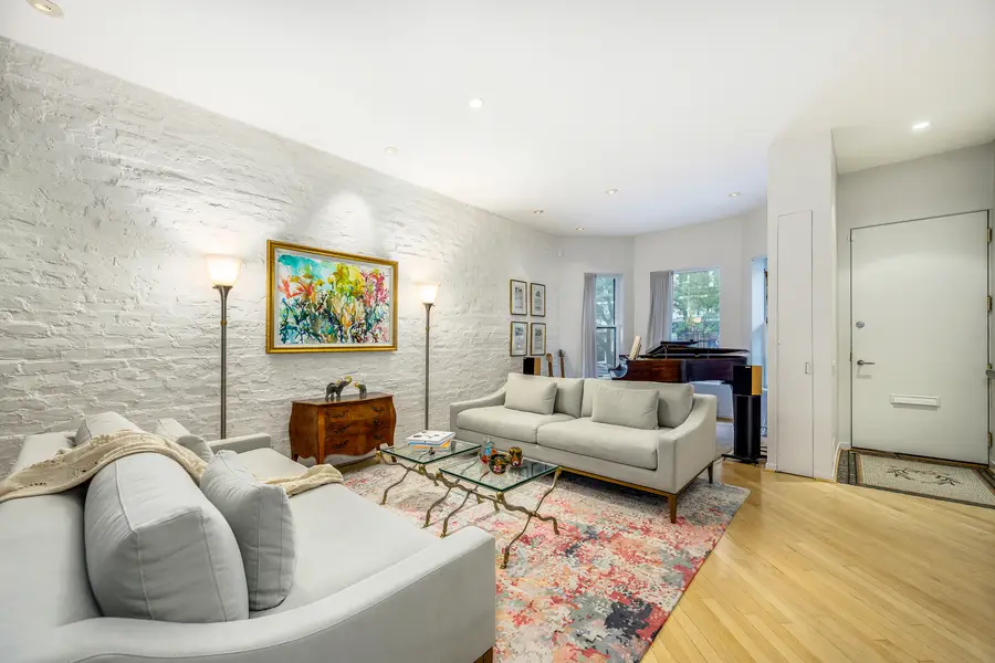 2729 N Hampden Court, Chicago, IL 60614 - Image #2