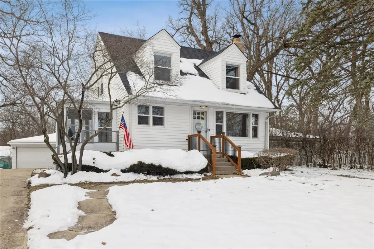 215 Indian Trail, Lake In The Hills, IL 60156 - Image #1