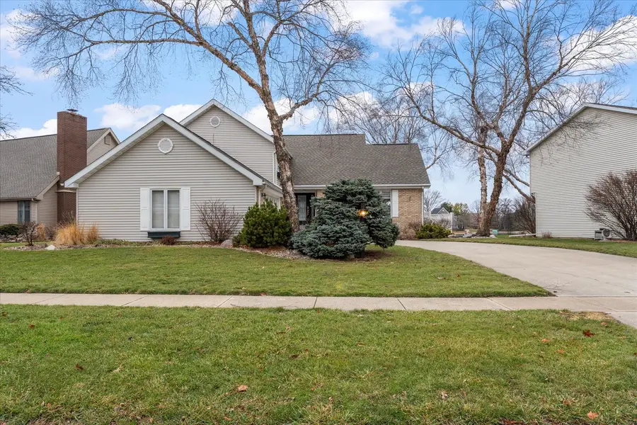 2501 Cherry Hills Drive, Champaign, IL 61822 - Image #2