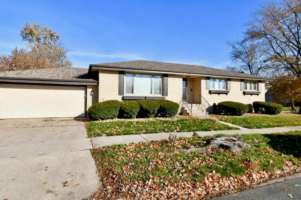 1038 E 167th Place, South Holland, IL 60473 - Image #1