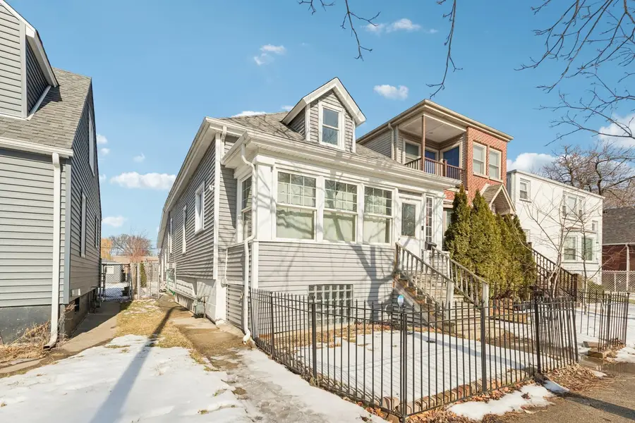 2115 Emerson Street, Evanston, IL 60201 - #3