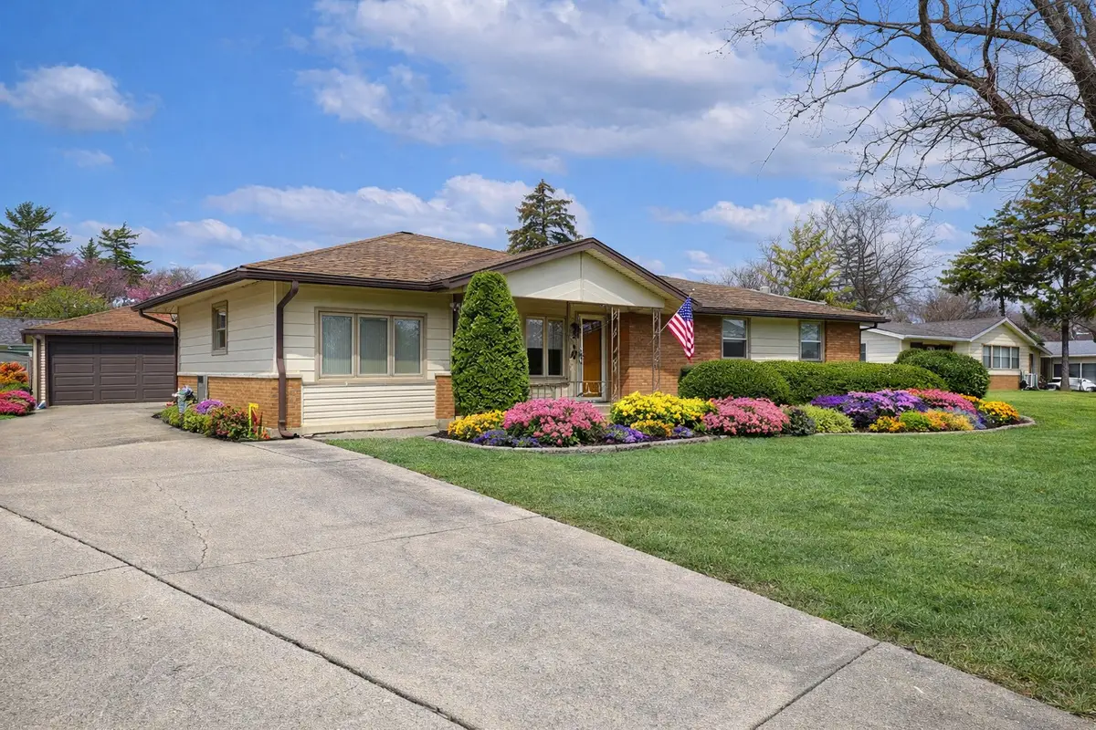370 E Elk Grove Boulevard, Elk Grove Village, IL 60007 - Image #1