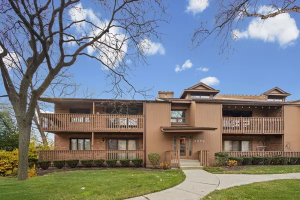 7978 S Garfield Avenue #206, Burr Ridge, IL 60527