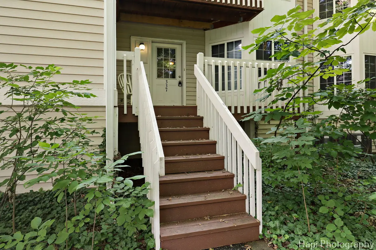 337 W Treehouse Lane #11-2, Round Lake, IL 60073 - Image #1