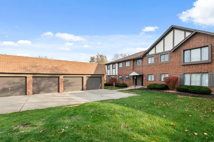 42 Parliament Drive W #129, Palos Heights, IL 60463 - Image #2