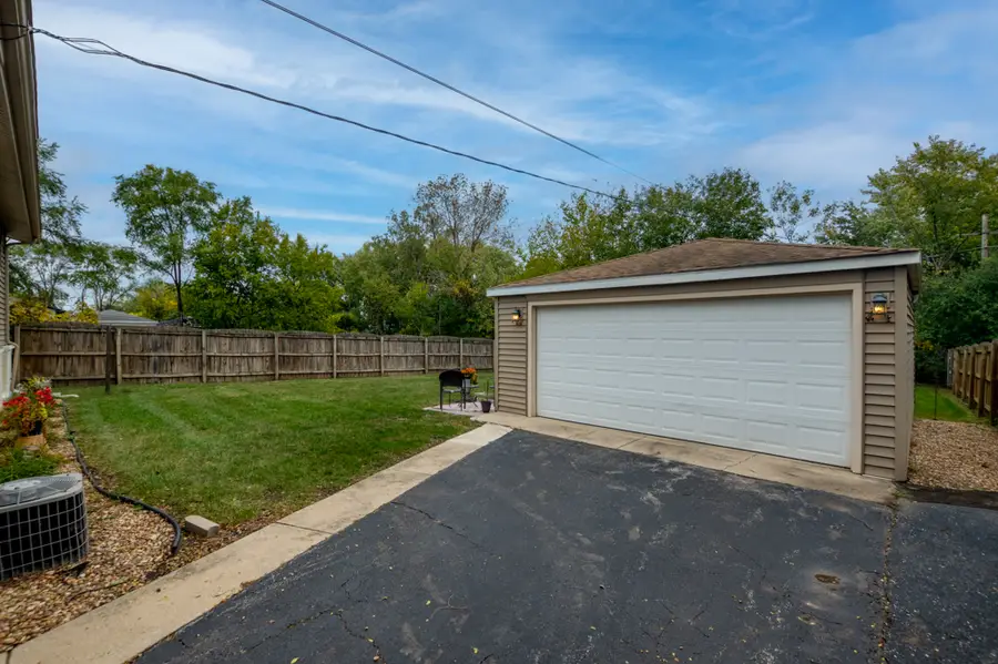 16557 Plymouth Drive, Markham, IL 60428 - Image #2