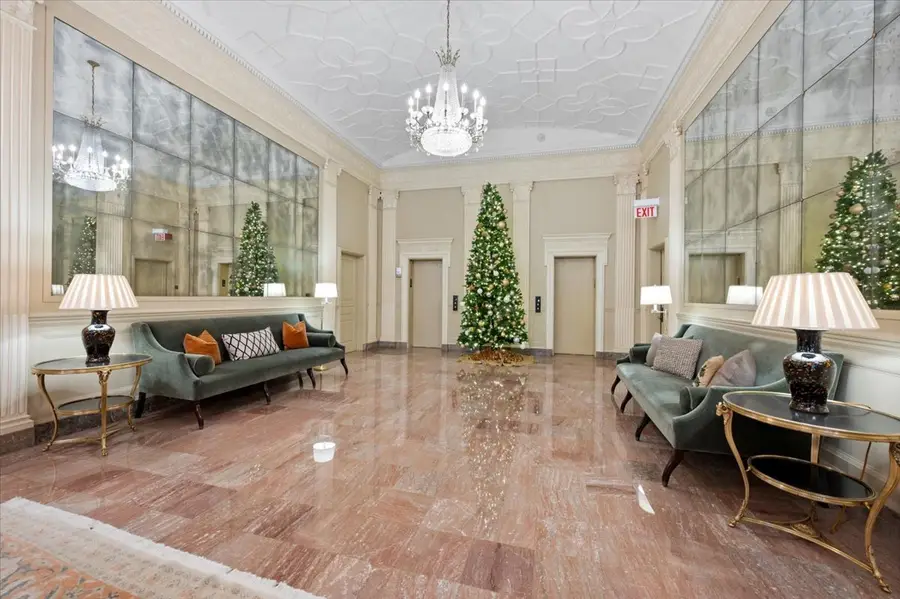 189 E Lake Shore Drive #4E, Chicago, IL 60611 - Image #3