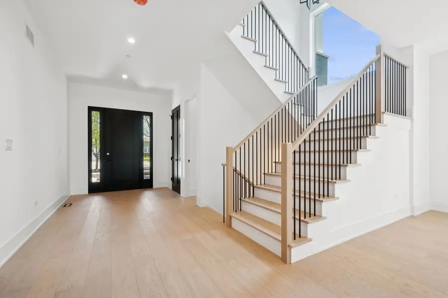 9214 N Washington Street, Niles, IL 60714 - Image #2