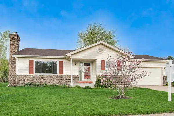 3918 N Galesburg Avenue, Arlington Heights, IL 60004