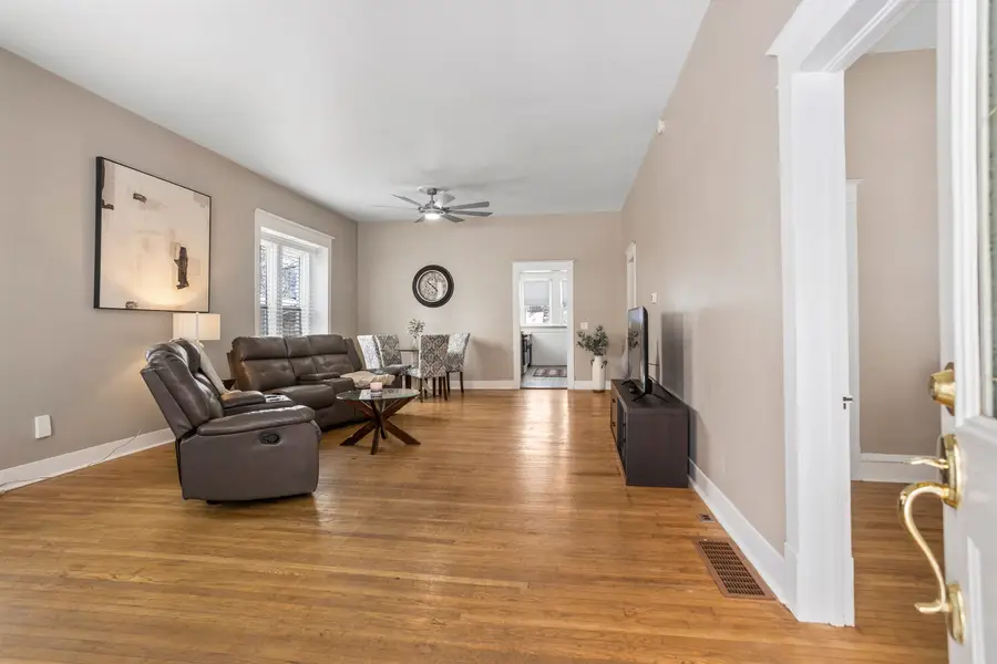 103 E Illinois Street, Mansfield, IL 61854 - Image #2