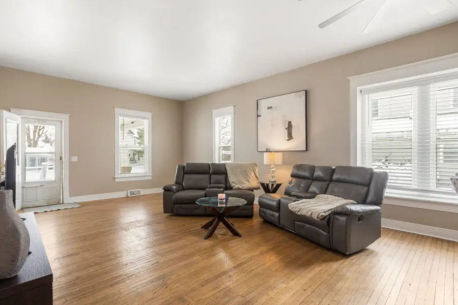 103 E Illinois Street, Mansfield, IL 61854 - Image #3