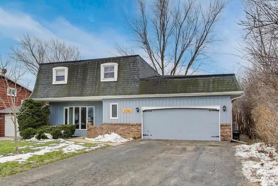 21061 W Marion Avenue, Mundelein, IL 60060 - Image #2