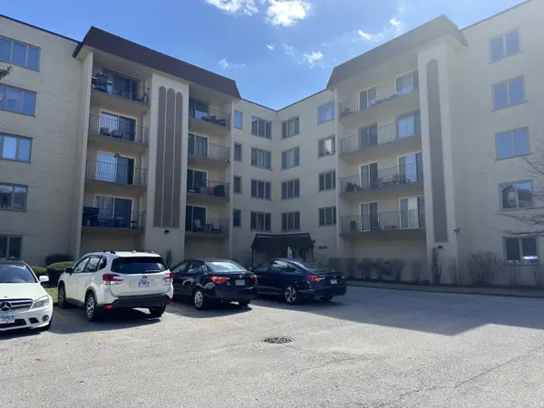 6433 W Belle Plaine Avenue #302, Chicago, IL 60634