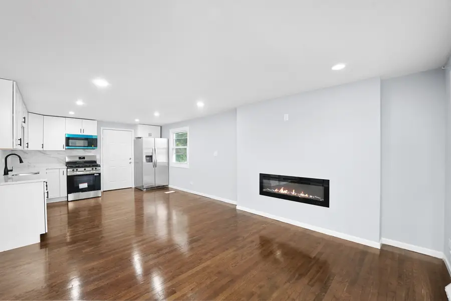 13228 S Rhodes Avenue, Chicago, IL 60827 - Image #2