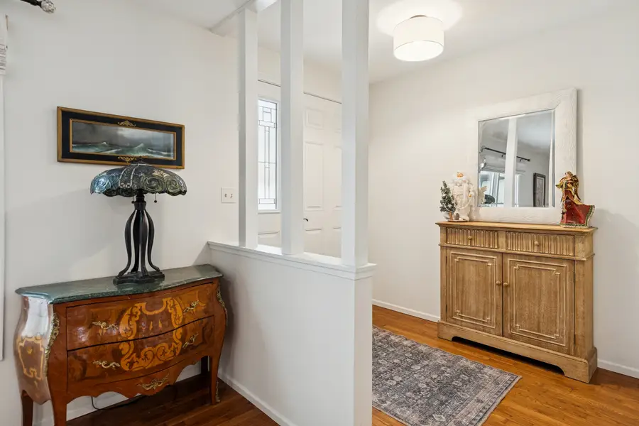 52 White Oak Circle, Saint Charles, IL 60174 - Image #2