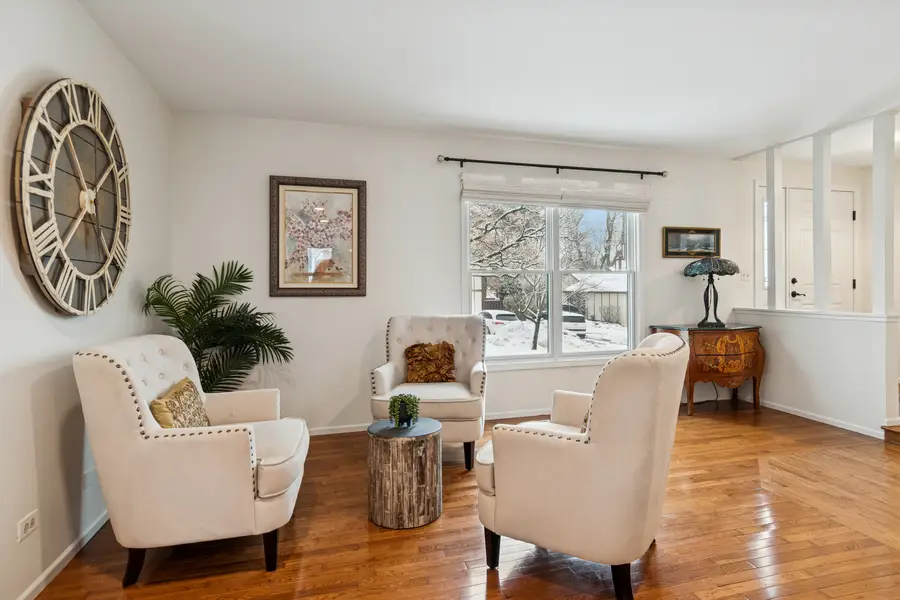 52 White Oak Circle, Saint Charles, IL 60174 - Image #3