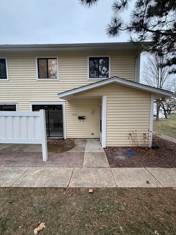 624 Breakers Point #624, Schaumburg, IL 60194