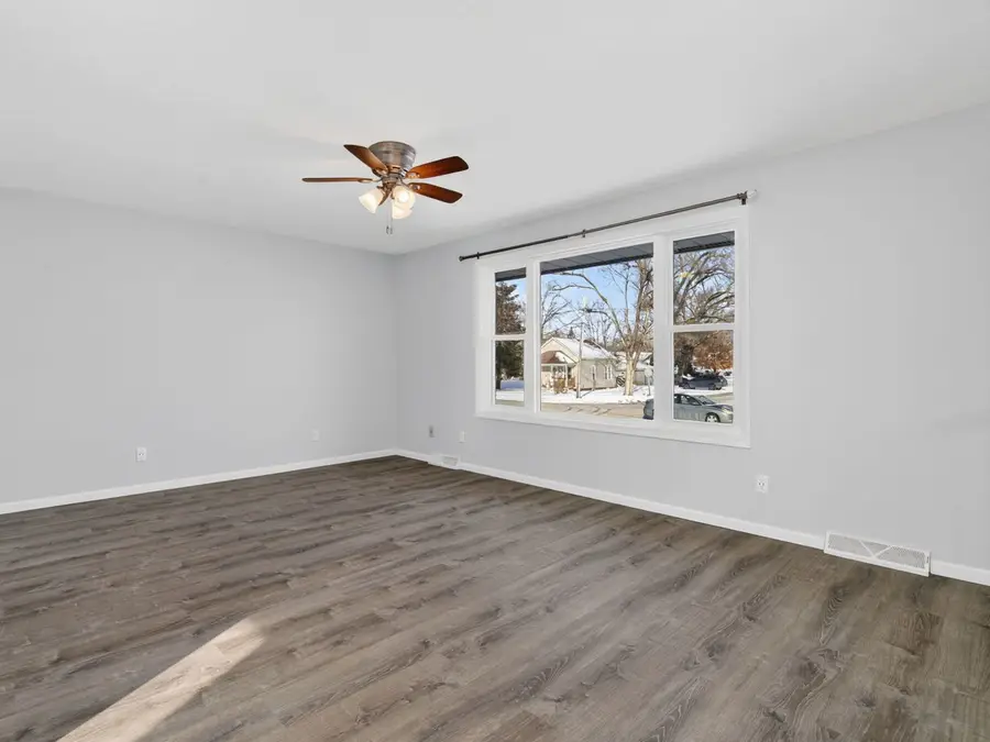 105 W Oak Street, Coal City, IL 60416 - Image #2