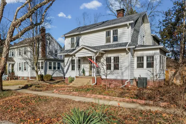 702 W Iowa Street, Urbana, IL 61801