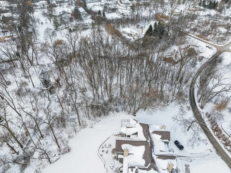 2058 Suffork Road, Northfield, IL 60093 - Image #2