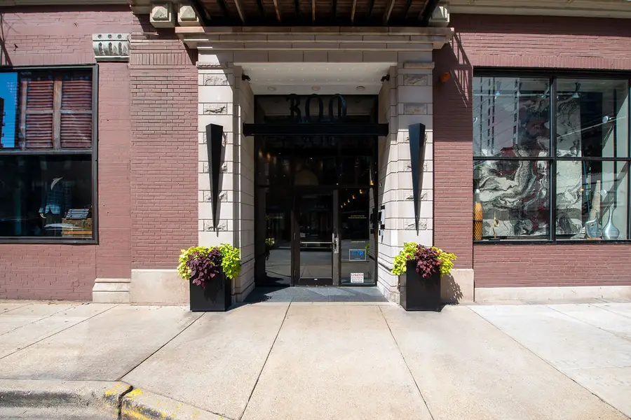300 W Grand Avenue #209, Chicago, IL 60654 - Image #2