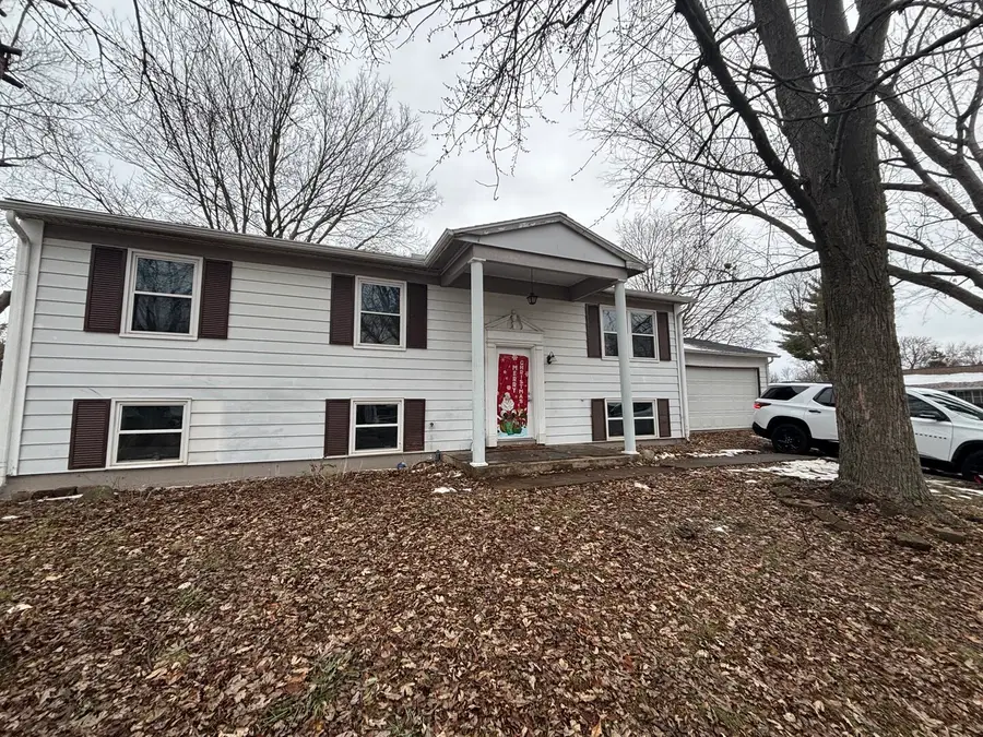 901 Dogwood Drive, Champaign, IL 61821 - Image #2