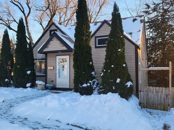 328 Clifton Drive, Round Lake Park, IL 60073