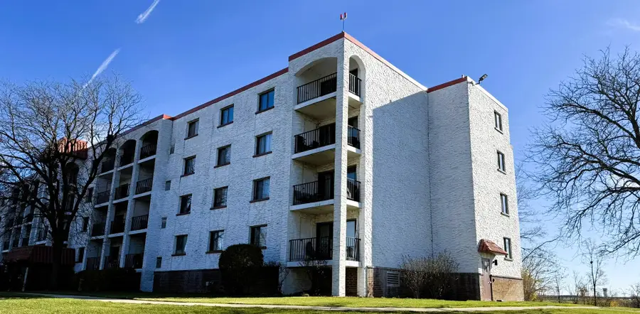 350 Plum Creek Drive #205, Wheeling, IL 60090 - Image #2