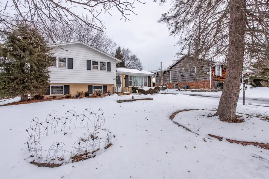 1607 N Channel Drive, Round Lake Beach, IL 60073 - Image #2