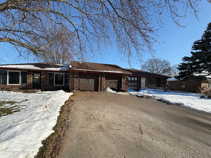 909 Carlisle Drive, Rochelle, IL 61068 - Image #2