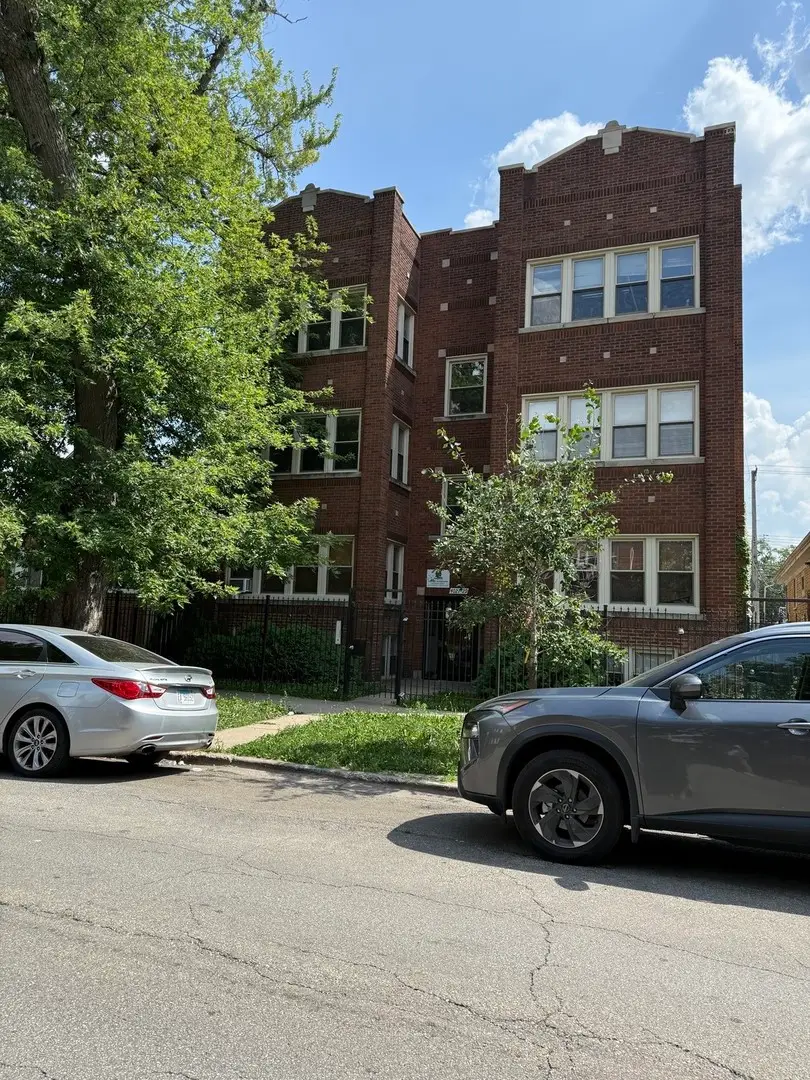 4027 W Crystal Street #2, Chicago, IL 60651 - Image #1