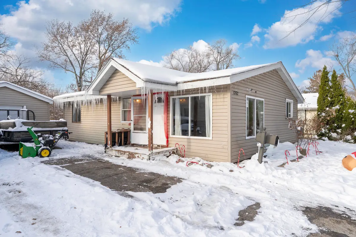 1262 Navajo Drive, Carpentersville, IL 60110 - Image #1