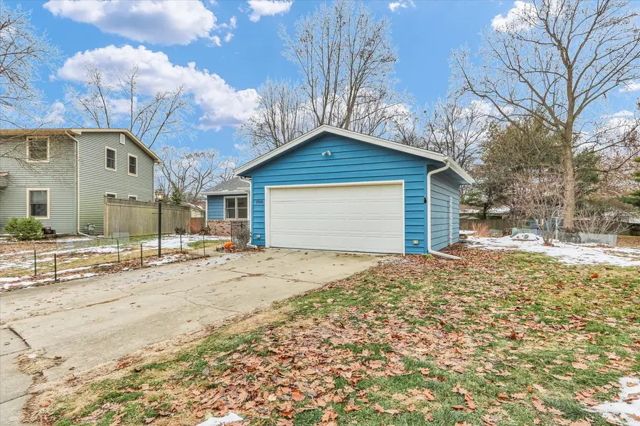 1908 Barberry Circle, Champaign, IL 61821 - Image #3