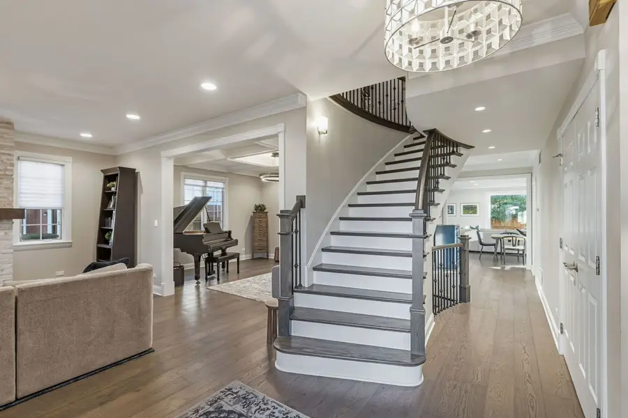 2611 Laurel Lane, Wilmette, IL 60091 - Image #2