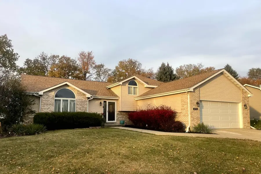 24914 W Illini Drive, Plainfield, IL 60544 - Image #2
