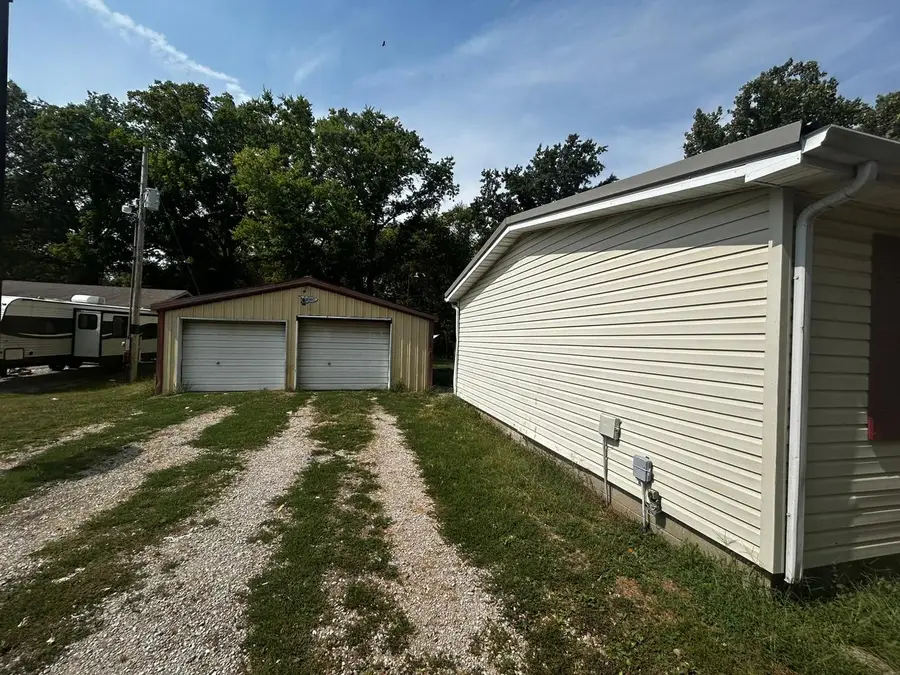 3073 Hotze Road, Salem, IL 62881 - Image #2