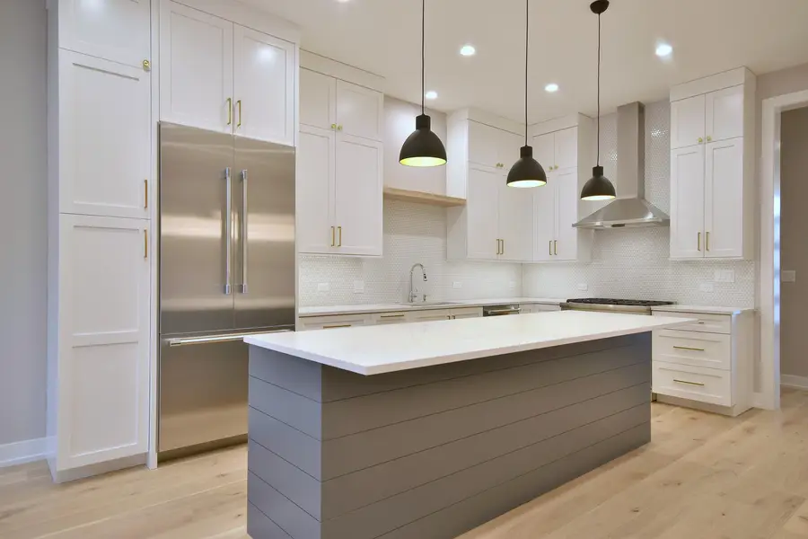 256 Addison Avenue N, Elmhurst, IL 60126 - Image #2