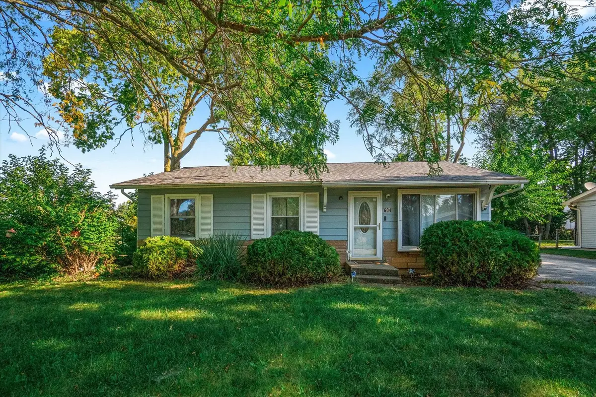 604 W Lee Street, Plano, IL 60545 - #1