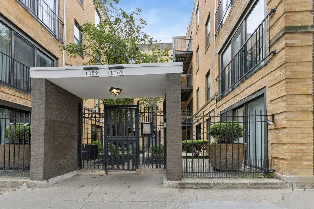 1069 W Foster Avenue #1C, Chicago, IL 60640 - #1