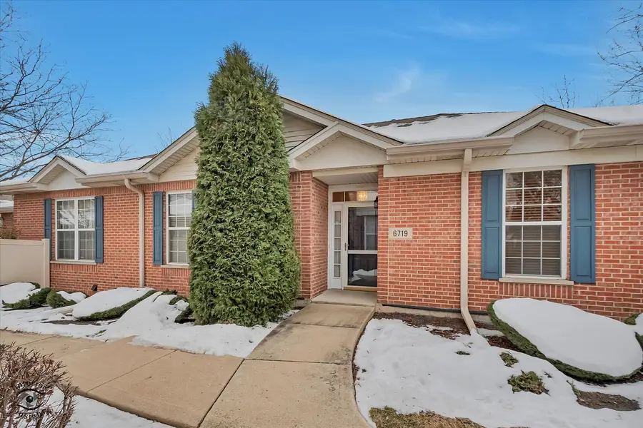 6719 Pine Lake Drive, Tinley Park, IL 60477 - Image #2