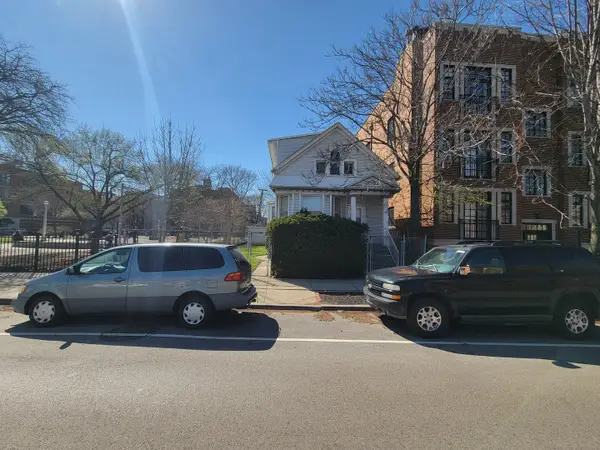 3214 N Damen Avenue, Chicago, IL 60618