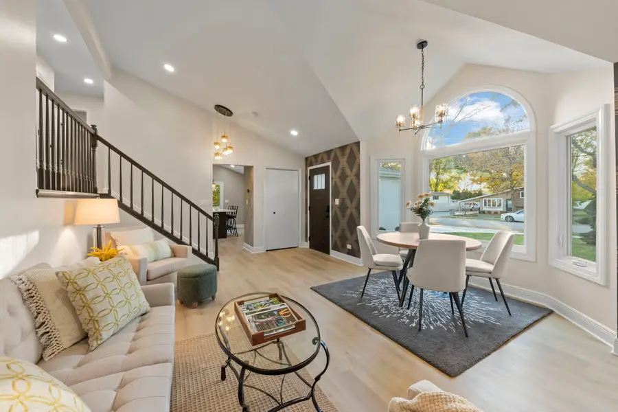 641 N Highview Avenue, Addison, IL 60101 - Image #2