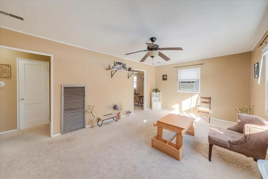 1201 S Lynn Street, Urbana, IL 61801 - #3